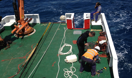 embarcación para obras marítimas