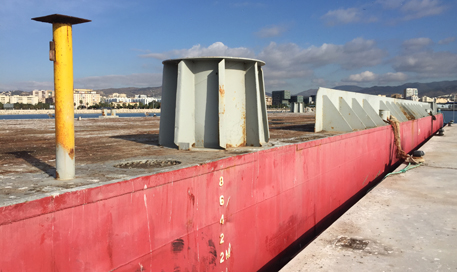 pontona en Tenerife para trabajos marítimos